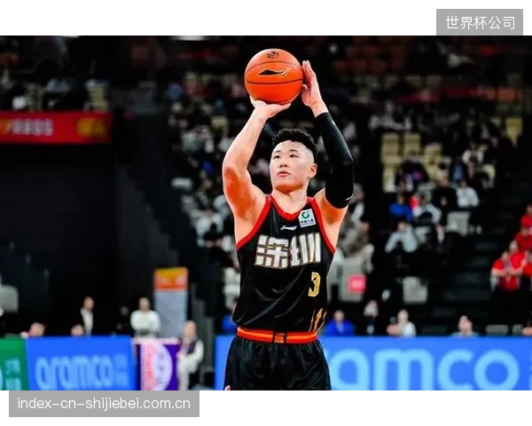 MVP贺希宁将直面胡金秋镇守的禁区，深圳队外线投射成消耗对手关键。